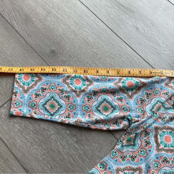 Beautiful peach and light blue patterned Talbots 3/4 sleeved shirt, size SP - Picture 5 of 8